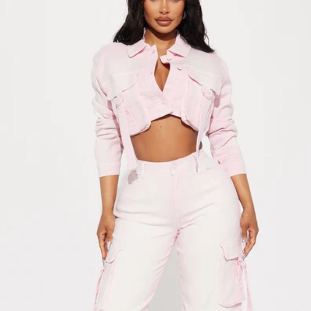 NWT Fashion Nova Love Hurts Cargo Cropped Denim Jacket in Pink Medium